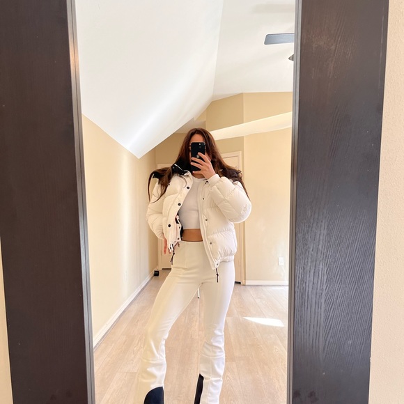 Perfect Moment White Black Puffer Snow Ski Jacket - Picture 11 of 13